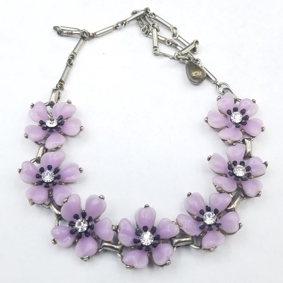 Vintage lavender floral lucite rhinestone necklace - Picture 4 of 6